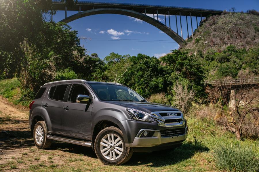  Isuzu MU-X 2018 года  (ZA) (фото 9 из 40)